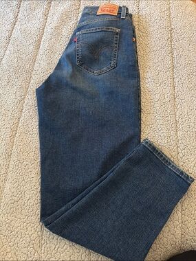 Levi's High Waisted Mom Jeans Blue Denim - W28 L29 (Size 6/M)